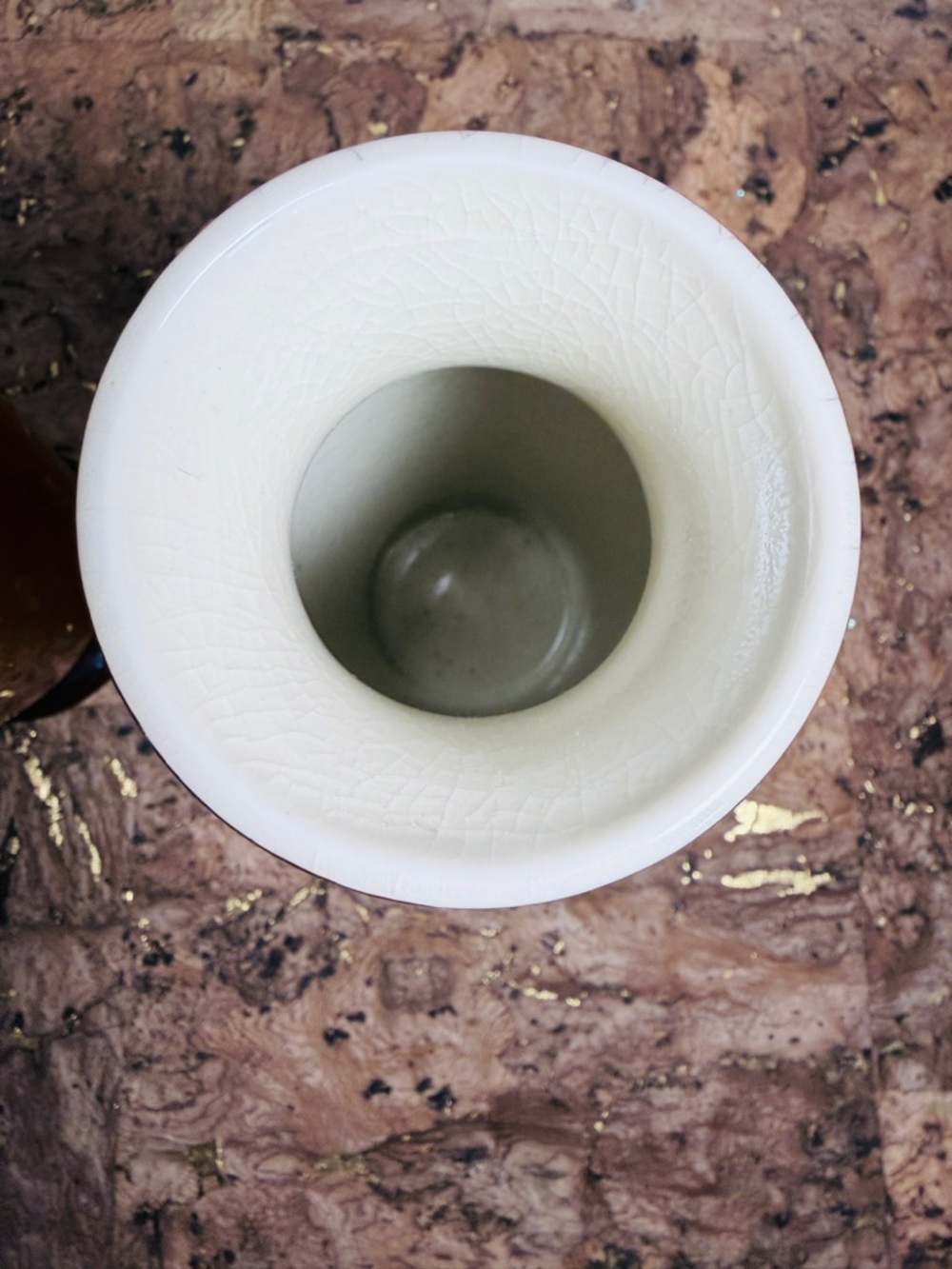 2 Oriental Art Inspired Ceramic Vases Floral & Bird Motif w/ Gold Trim π¦
- Picture 7 of 7